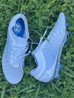 Under Armour Magnetico Elite 5 FG soccer cleats
Women’s size 10 1/2
Men’s size 9